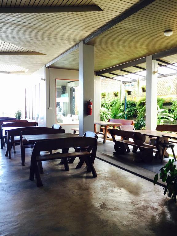 Prachuap Beach Hotel Прачуап Кири Кан Екстериор снимка